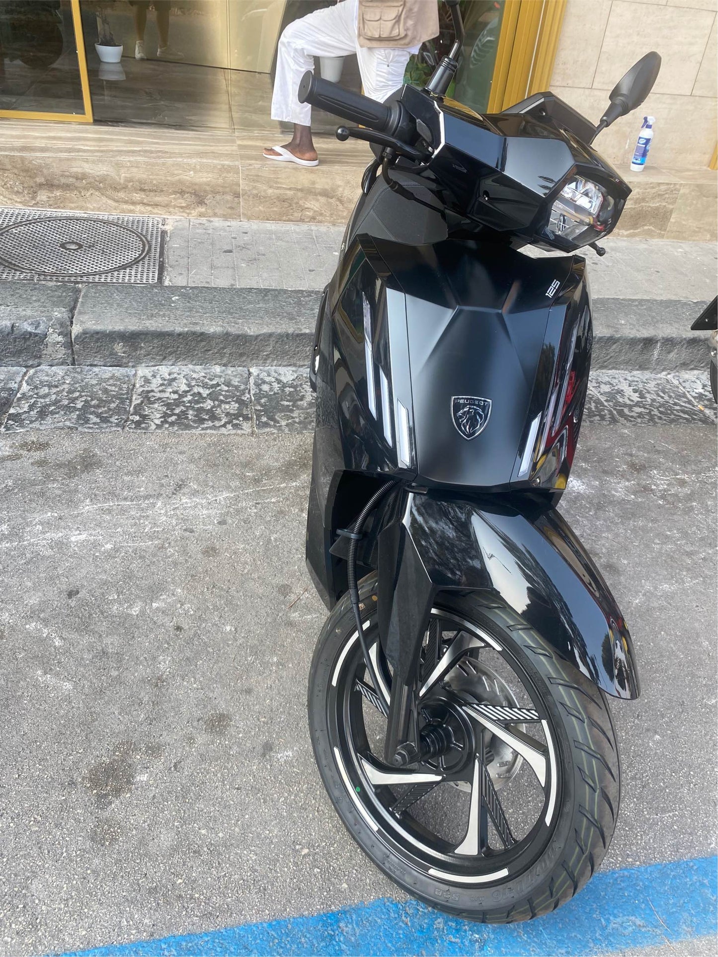 Peugeot Tweet FL 125cc Rental