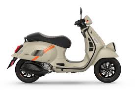 Vespa GTV - 300 (noleggio)